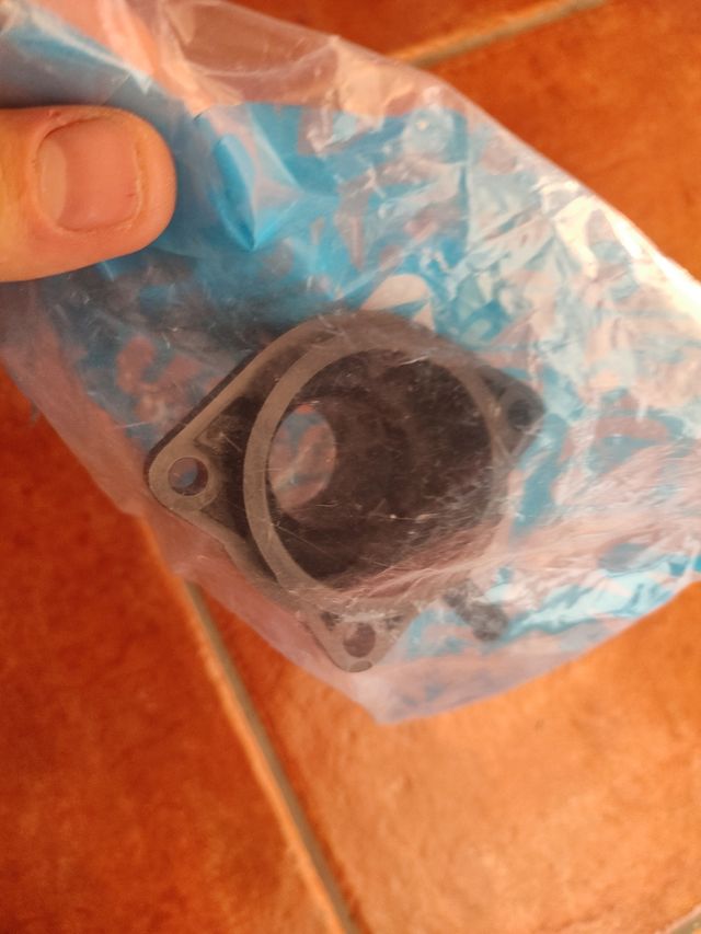 tapa termostato Ford Focus mondeo 2.0 16v