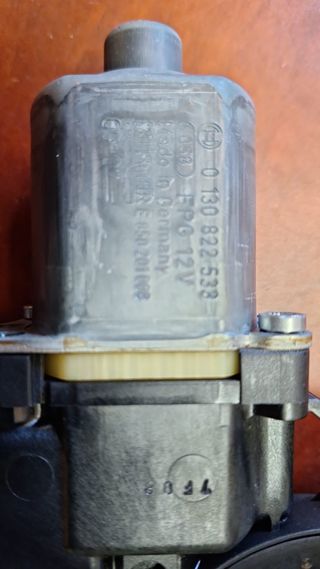 MOTOR ELEVALUNAS TRASETRO DERECHO VW POLO R6