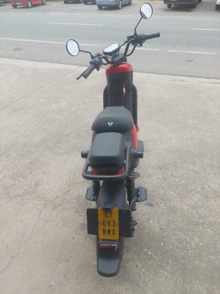 Moto NIU 100% eléctricas