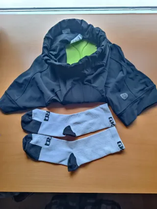 Pantalón bici AGU hombre t/XL + calcetines regalo.
