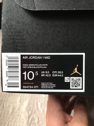 Jordan 1 mid color blanco y verde