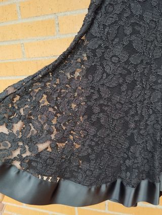 Falda de encaje negra
