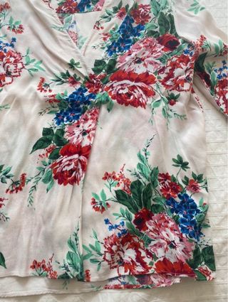 Blusa floral de Zara
