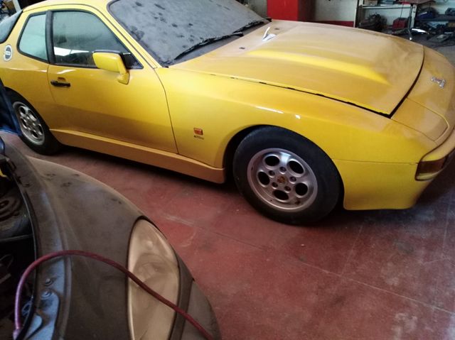 Porsche 944 1985