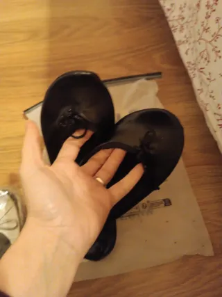 Bailarinas planas plateadas y negras