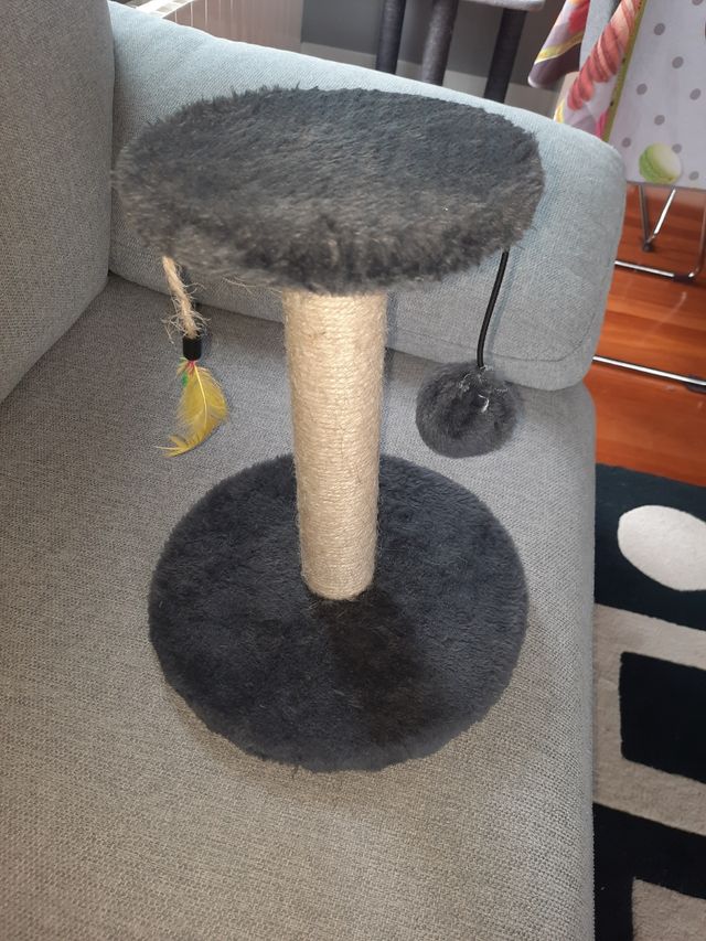 Rascador para gatos pequeño.