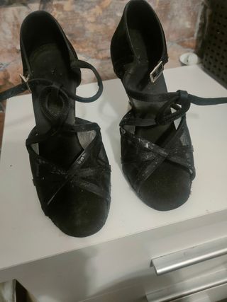Zapatos de baile latino