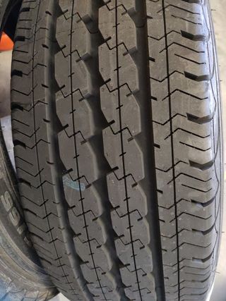 Oferta; 2 Neumáticos PIRELLI  215/6515C 104 T