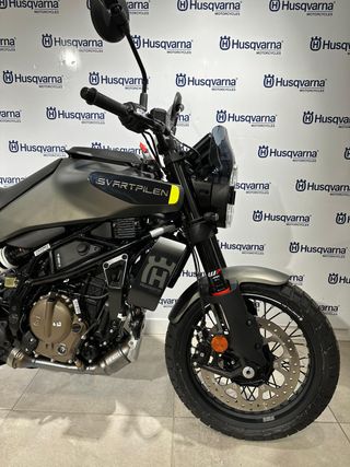 HUSQVARNA SVARTPILEN 125 2025