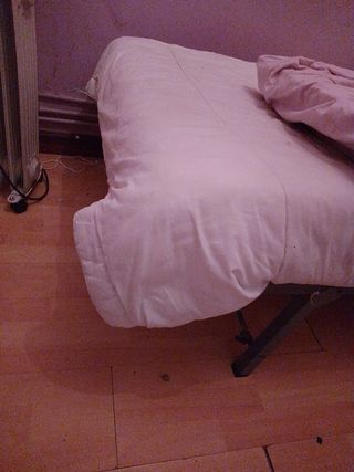 Cama de noventa y muelle de noventa