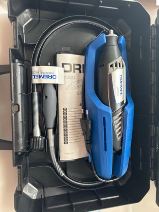 Dremel 4000 casi sin uso con accesorios