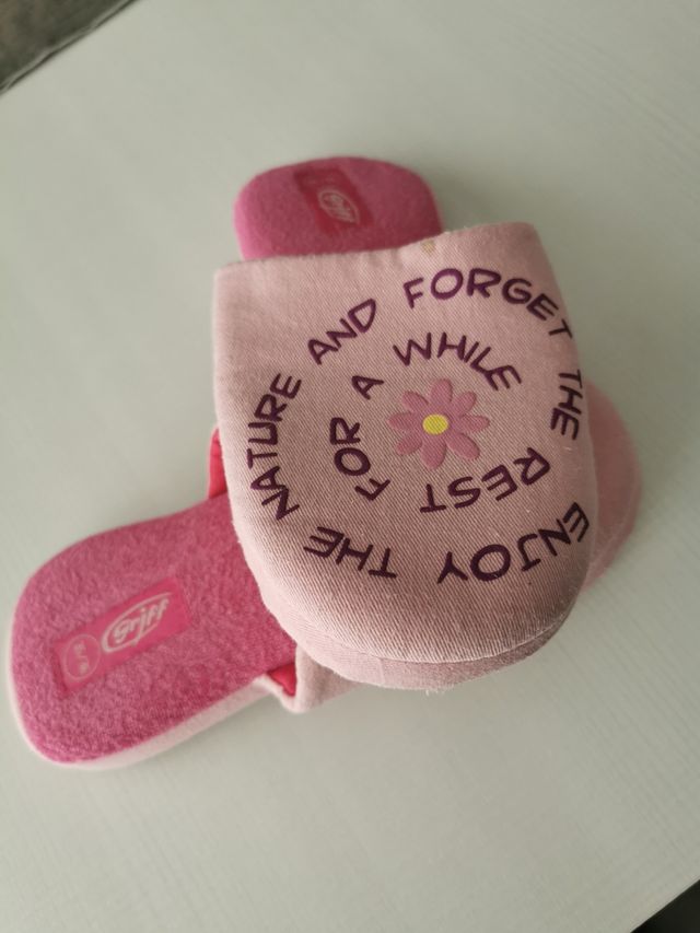 Pantofole da donna marca Griff. 