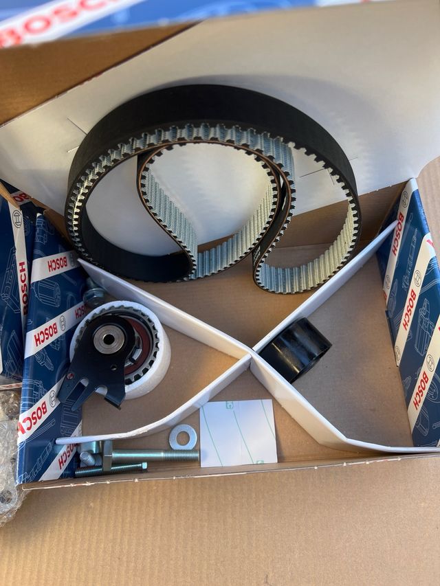 ✅ BOSCH Bomba de agua + kit correa de distribucion