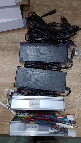 Cargadores y controladora nuevos para patinetes