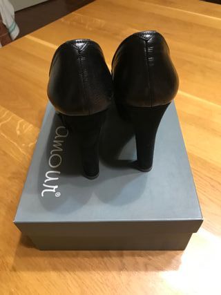 SCARPE N.37 NERE DECOLLETE CON PLATEAU