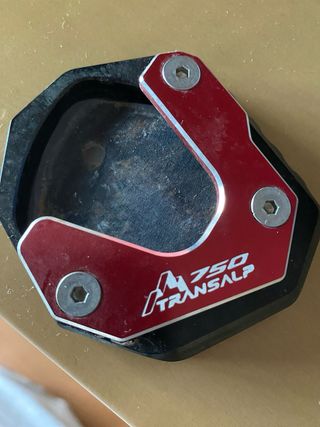 Detalles honda transalp xl750 2023