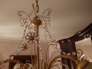 Lampadario a tre braccia,in oro,vetro e cristallo