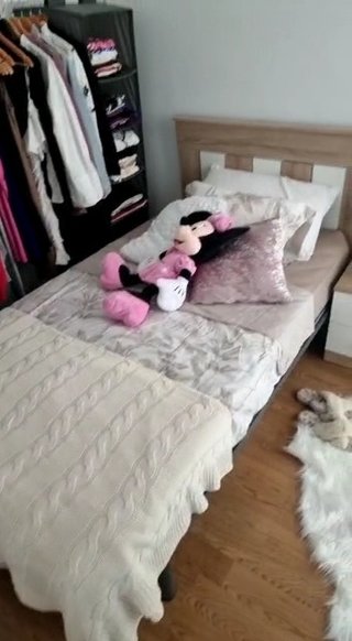 Conjunto cama, cabecero y mesilla