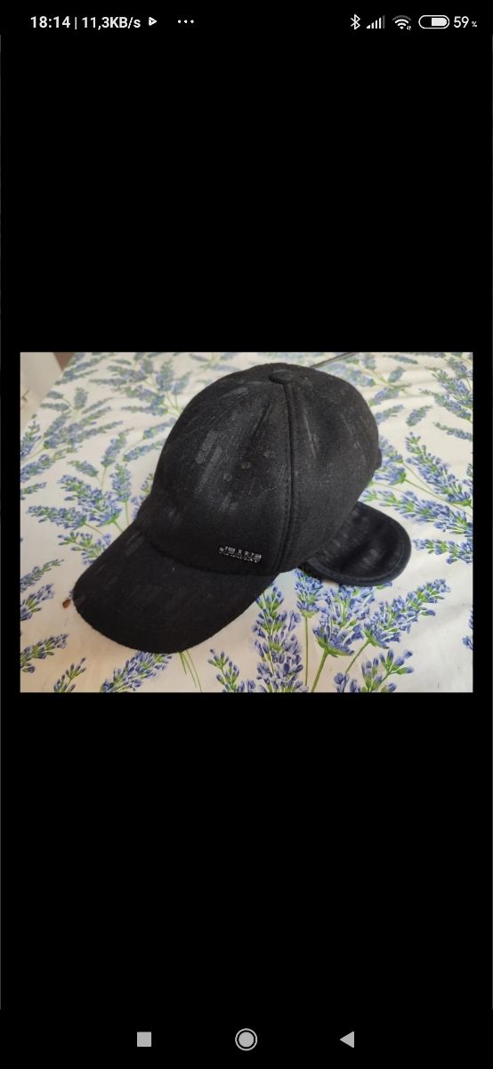 Cappello con copri orecchie