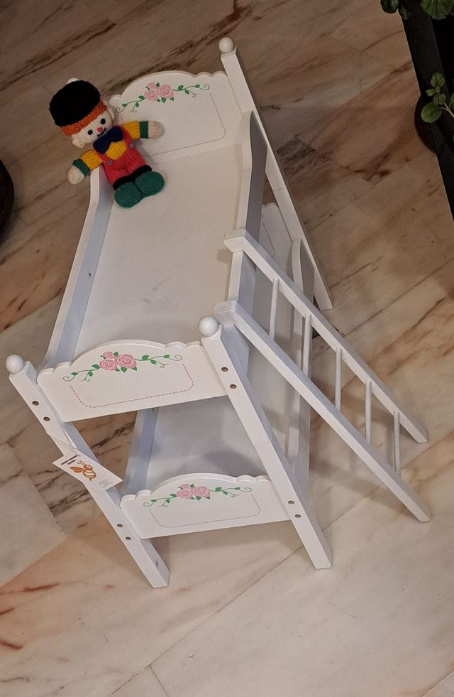 LETTO A CASTELLO GIOCATTOLO E APPENDIABITI