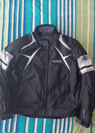Chaqueta moto marca Levior