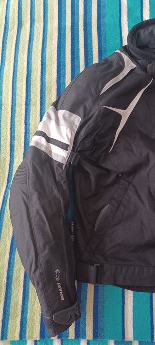 Chaqueta moto marca Levior