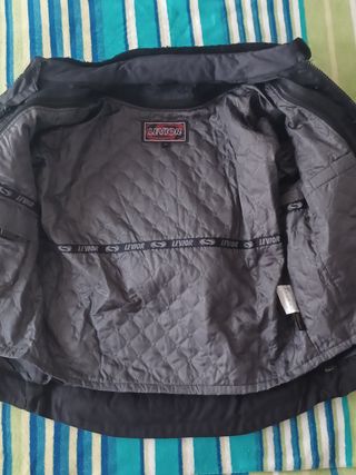 Chaqueta moto marca Levior