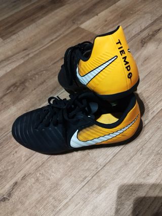 Zapatillas-botas futbol talla 38