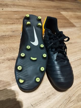 Zapatillas-botas futbol talla 38