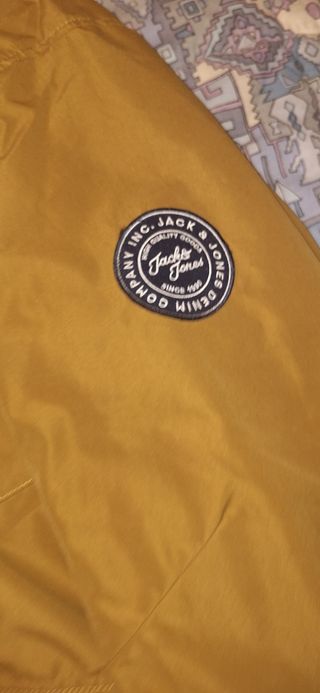 Abrigo jack&Jones color camel