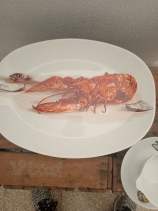 Juego de platos, bandeja y salsera