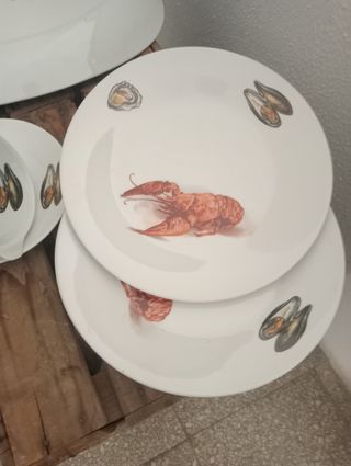 Juego de platos, bandeja y salsera