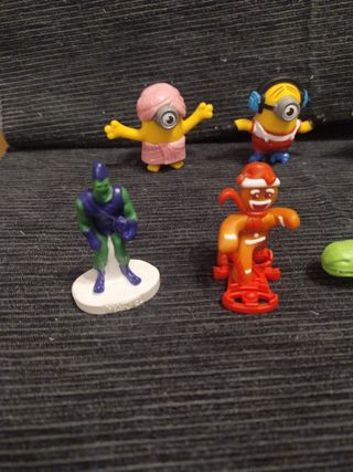 Lote Figuras kinder, phoskitos y otros.