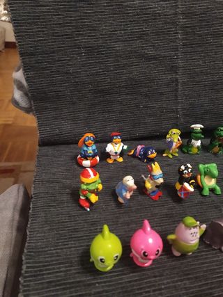 Lote Figuras kinder, phoskitos y otros.
