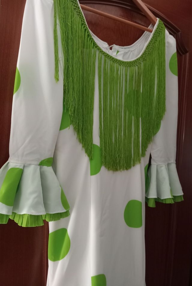 GANGA !!
TRAJE DE FLAMENCA Y COMPLEMENTOS 