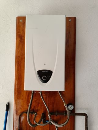 Calentador butano Aristón