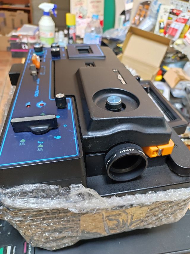 Proyector Raynox Sound 1010