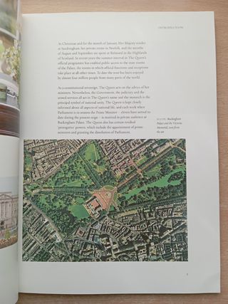 BUCKINGHAM PALACE. OFFICIAL SOUVENIR GUI