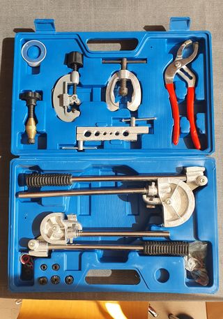 kit completo de abocardado y ensanchado de tubos.