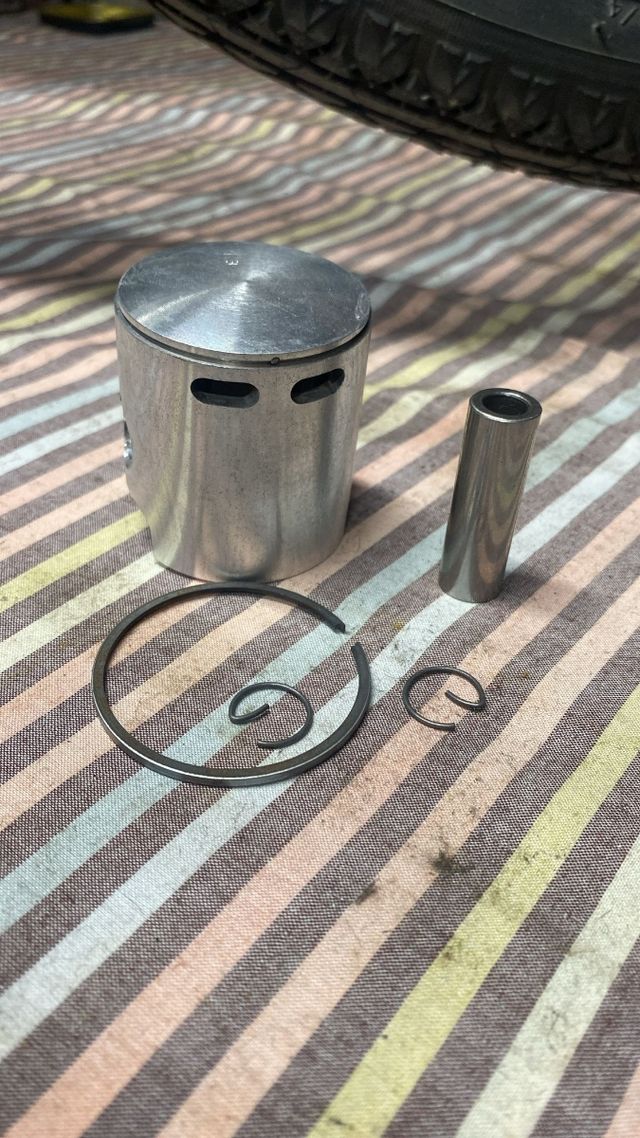 Piston 48 mm rieju mr80