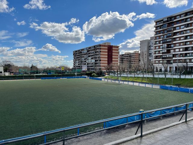 Vendo plaza de garaje para coche grande