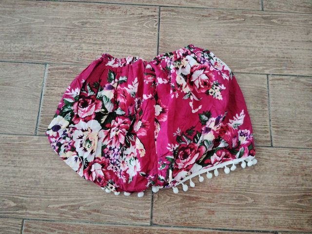 Pantalón corto estampado flores