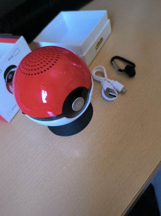 Altavoz pokeball