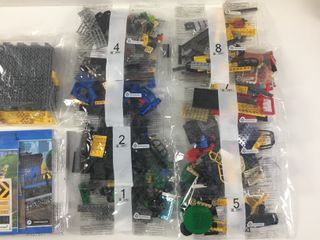 Treno Merci Lego 60052 con binari