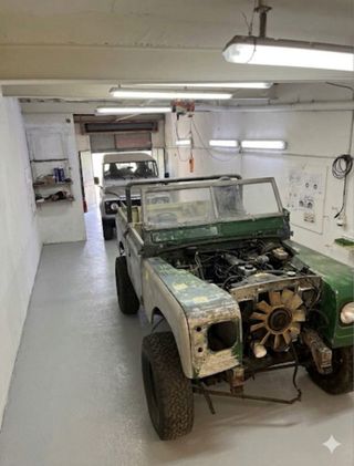 Land Rover Defender  2005