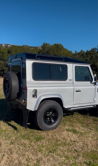 Land Rover Defender  2005