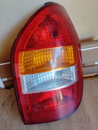 piloto trasero  Izquierdo de  Opel zafira  eleegan