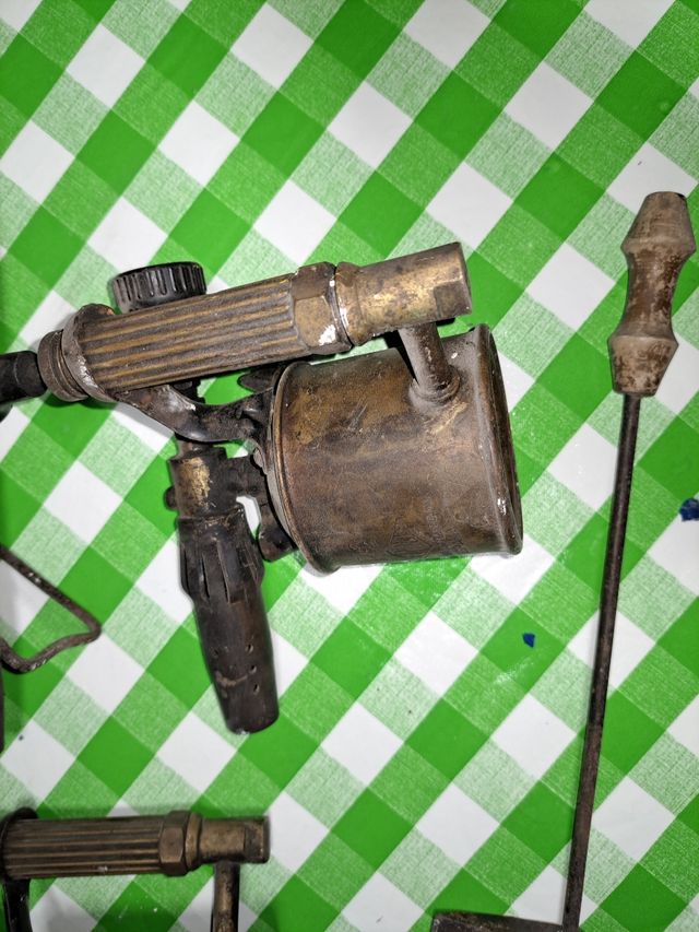 Plancha antigua con cable