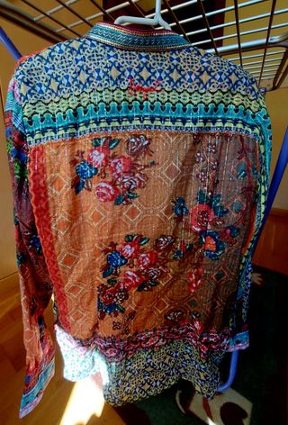 Blusa manga larga Desigual como nueva 