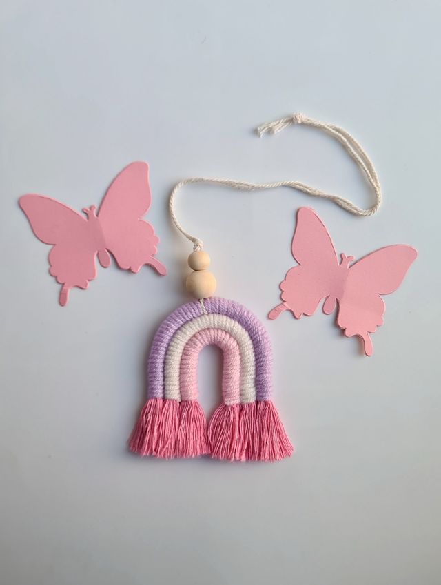 Arcoíris macramé rosa pequeño